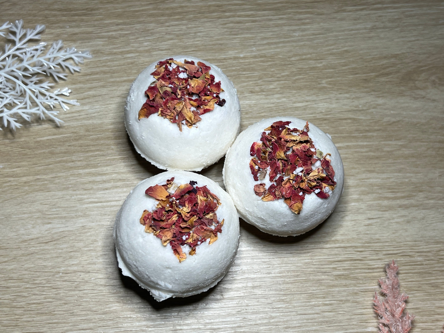 Botanical White Bath Bombs x10