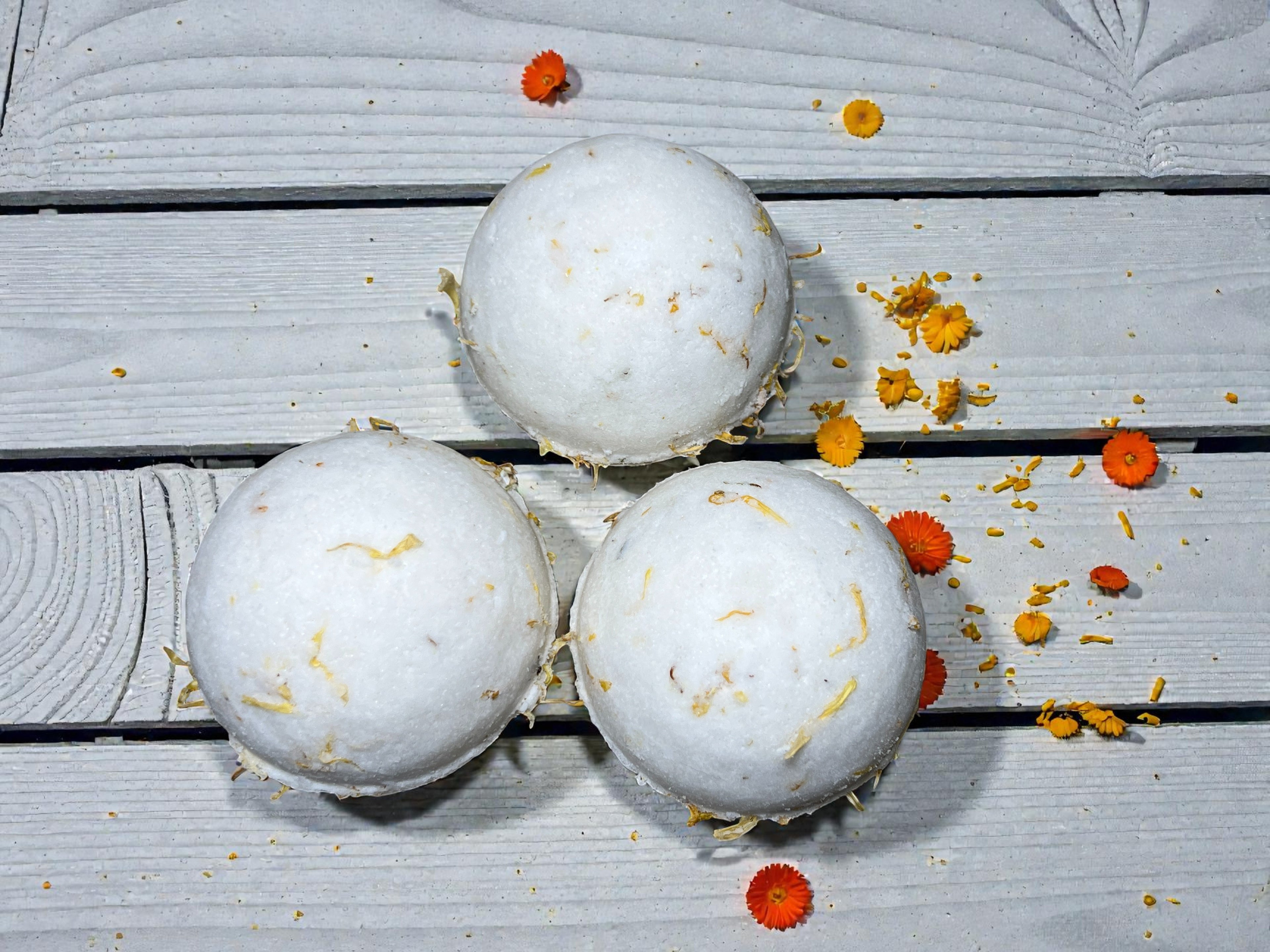 Botanical White Bath Bombs x10