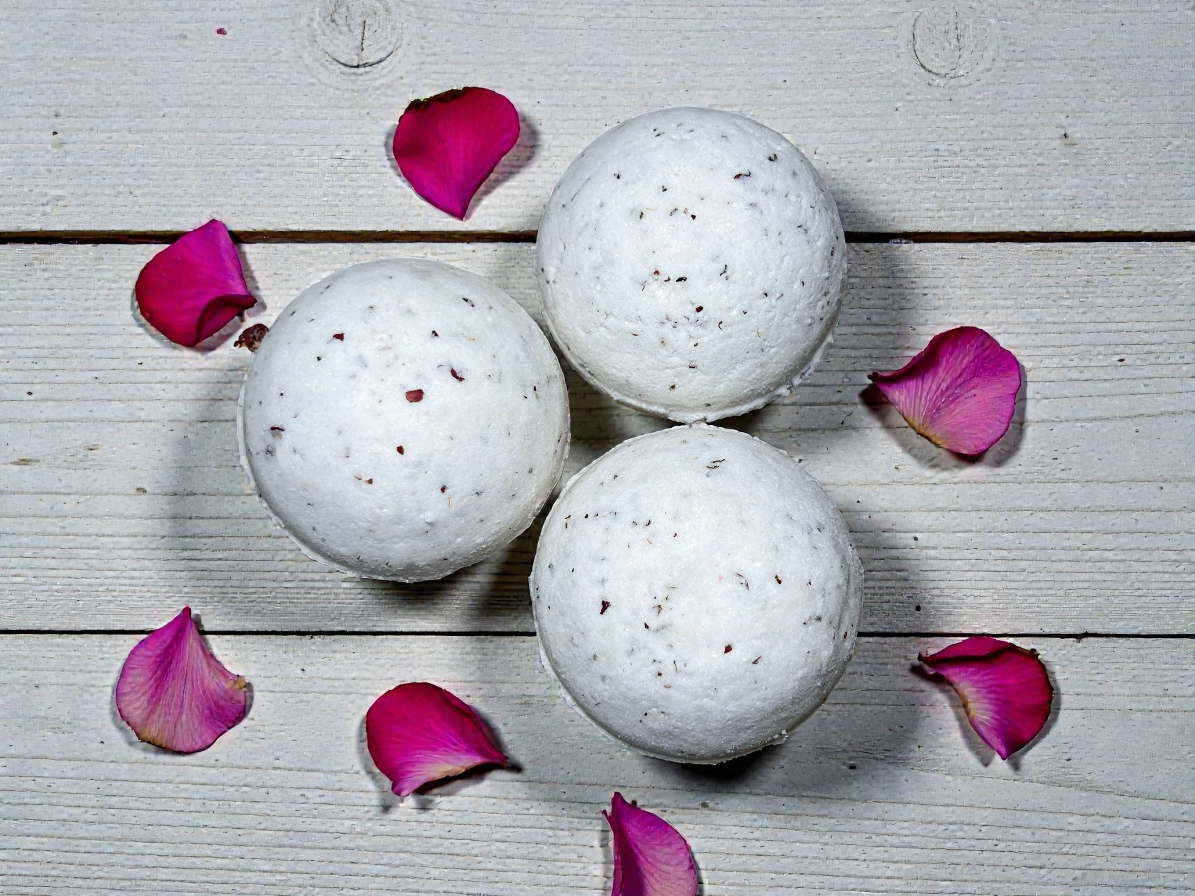 Botanical White Bath Bombs x10