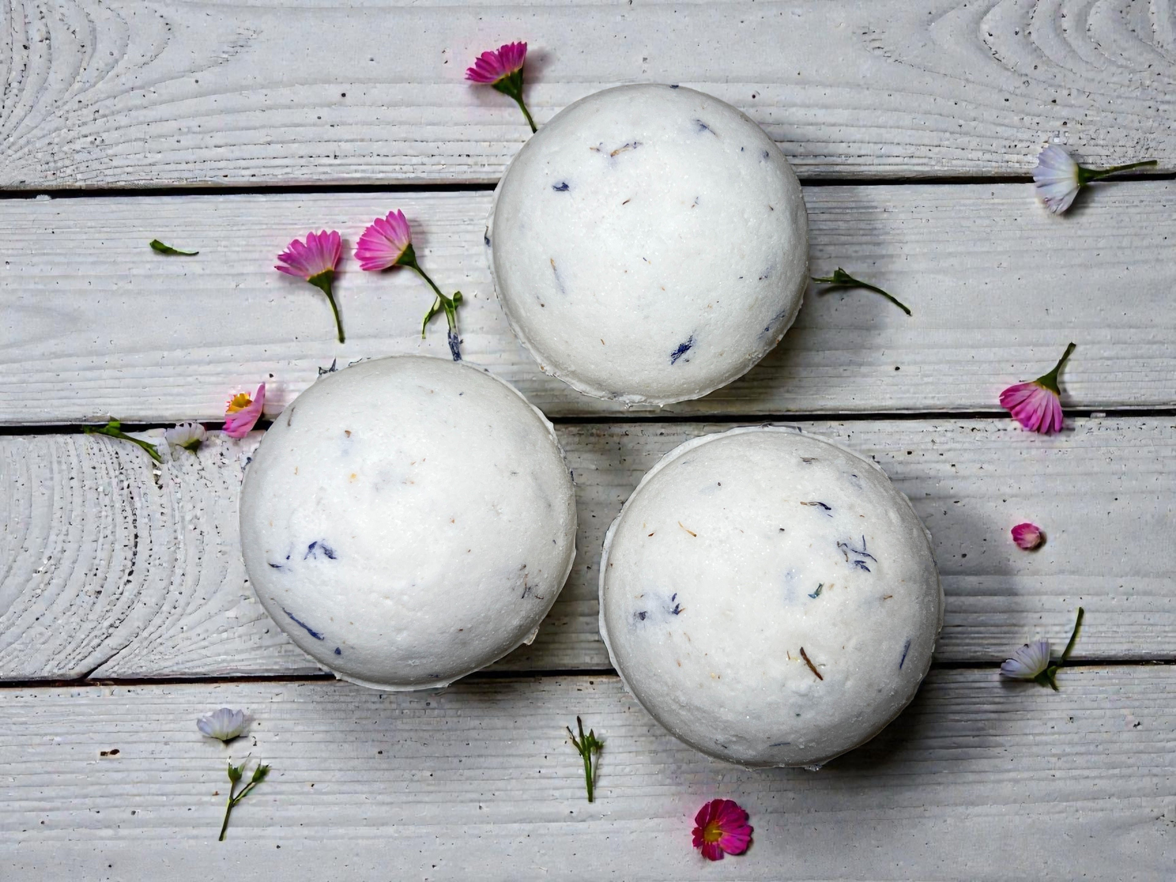 Very Berry Botanical White Bath Bombs x10