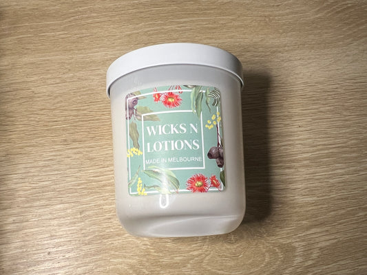 Comfort Linen Medium Candle