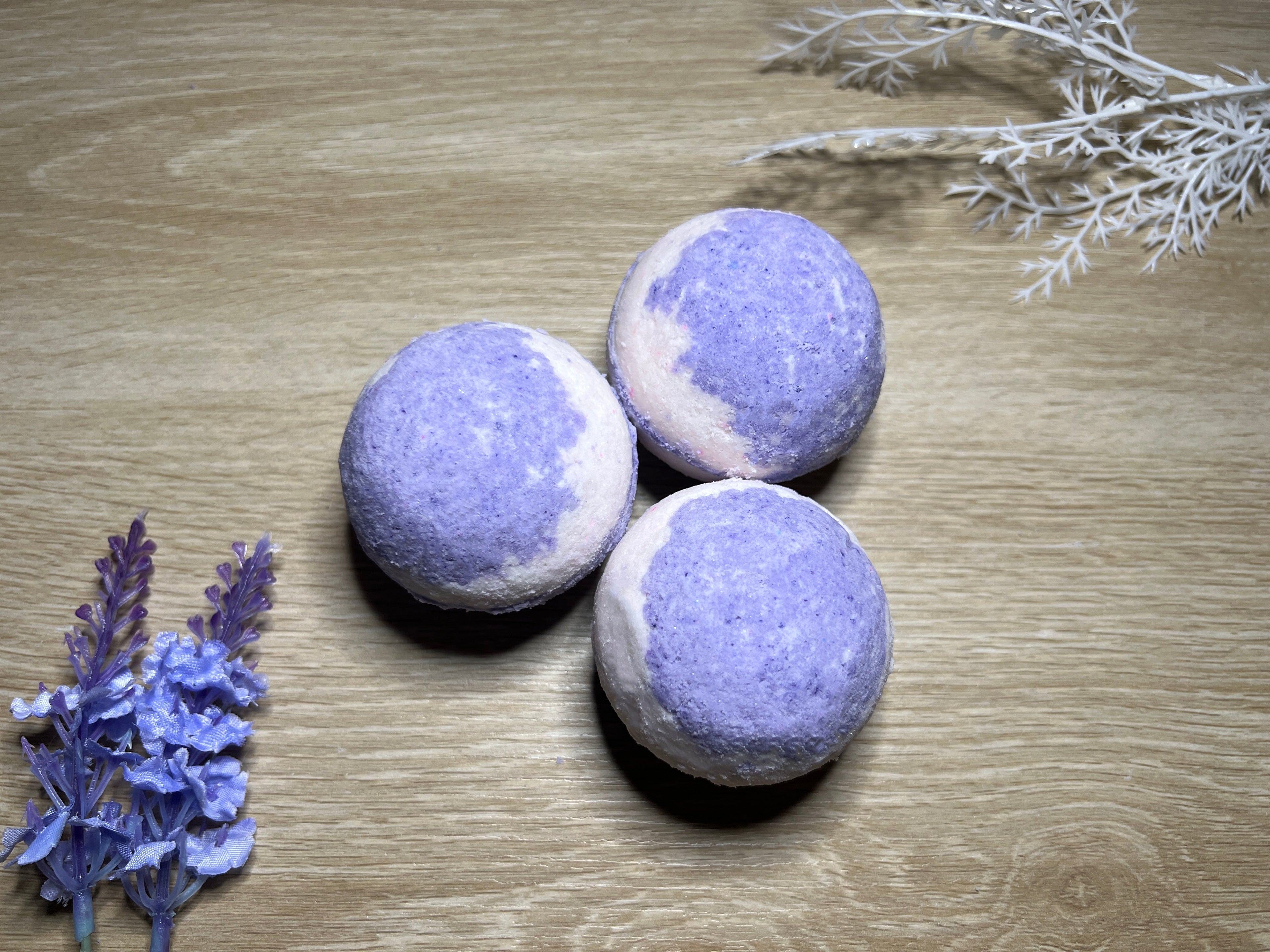 Lavender Scented Bath Bombs x10