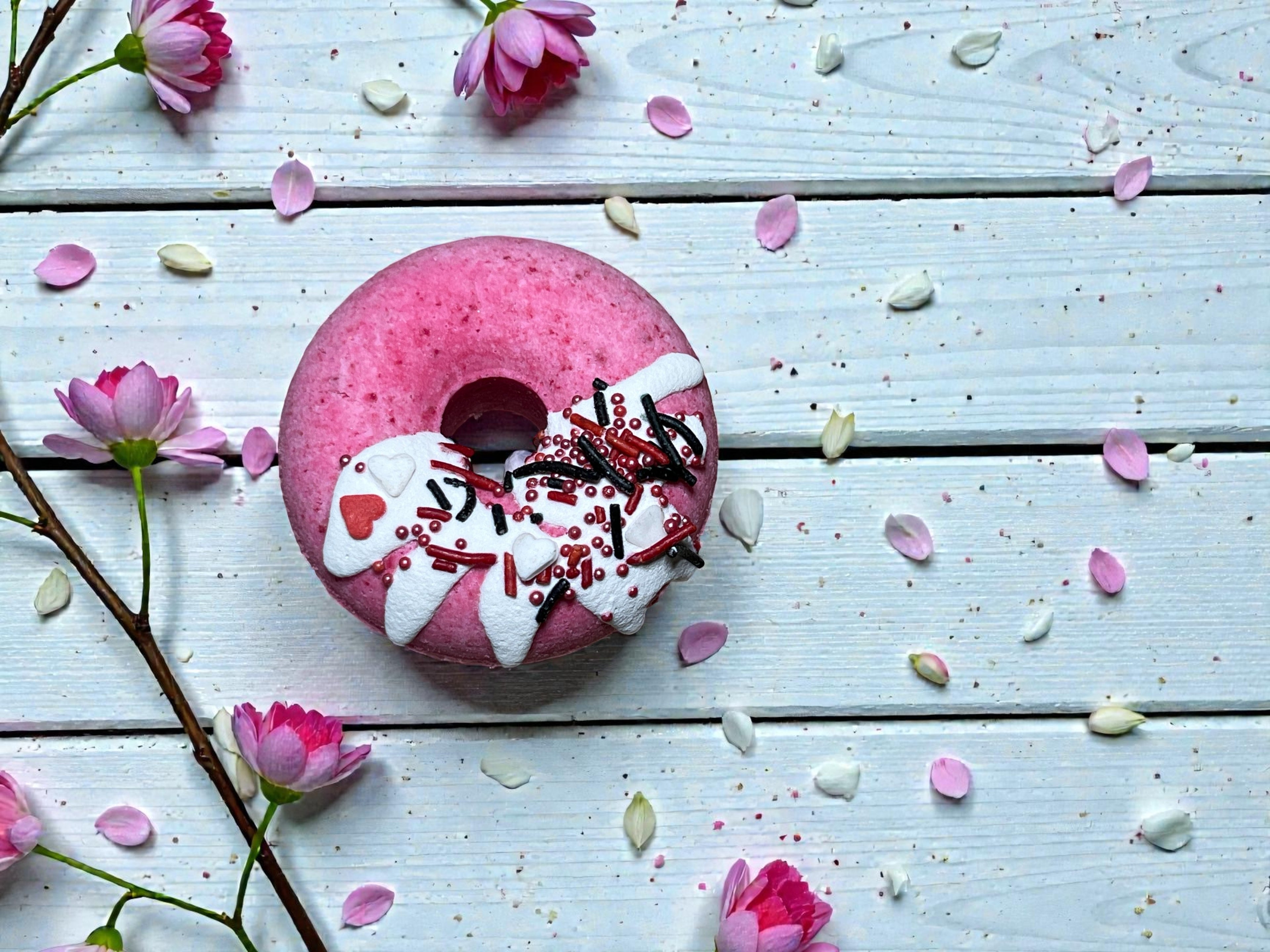 Queen of Heart Donut Bath Bomb