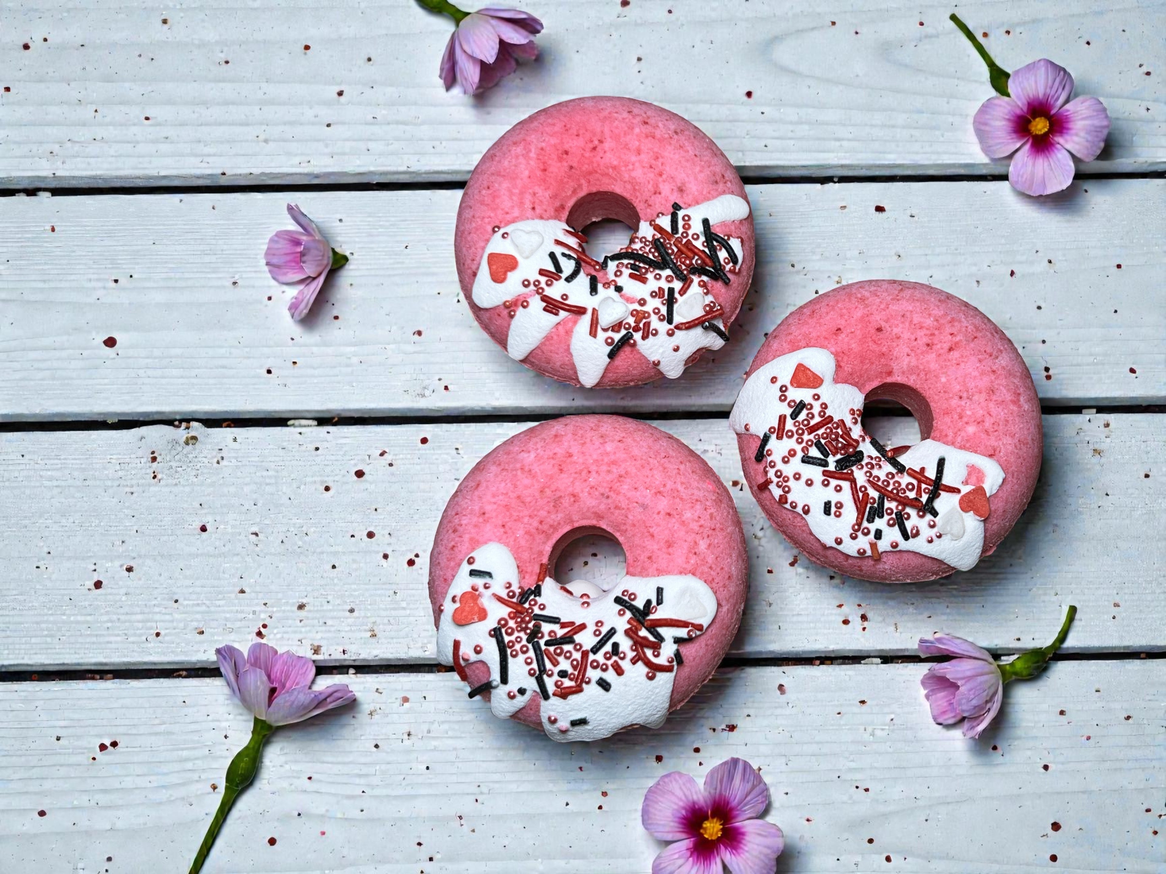 Queen of Heart Donut Bath Bombs x10