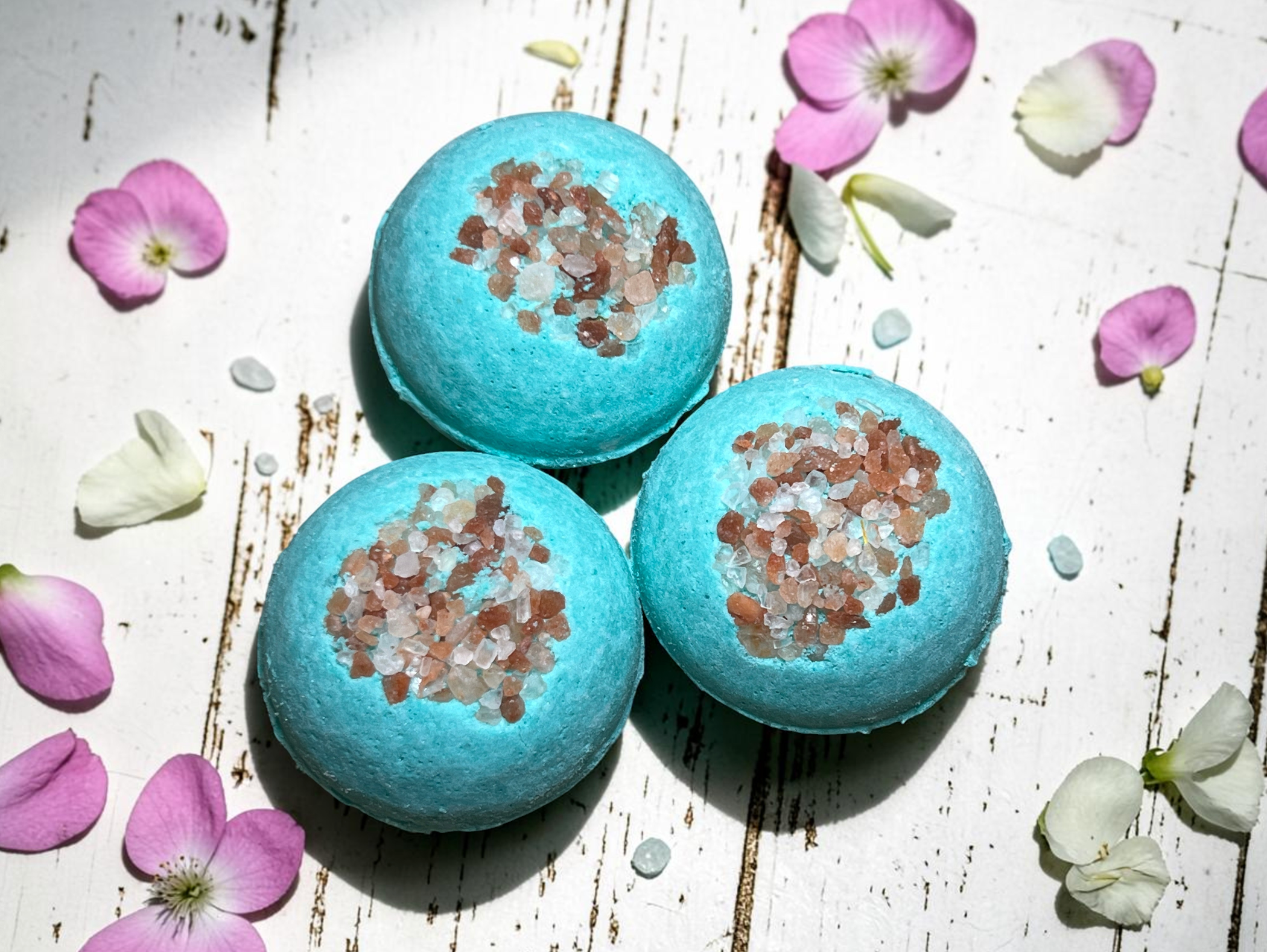 Sea Salt + Lily Bath Bombs x10