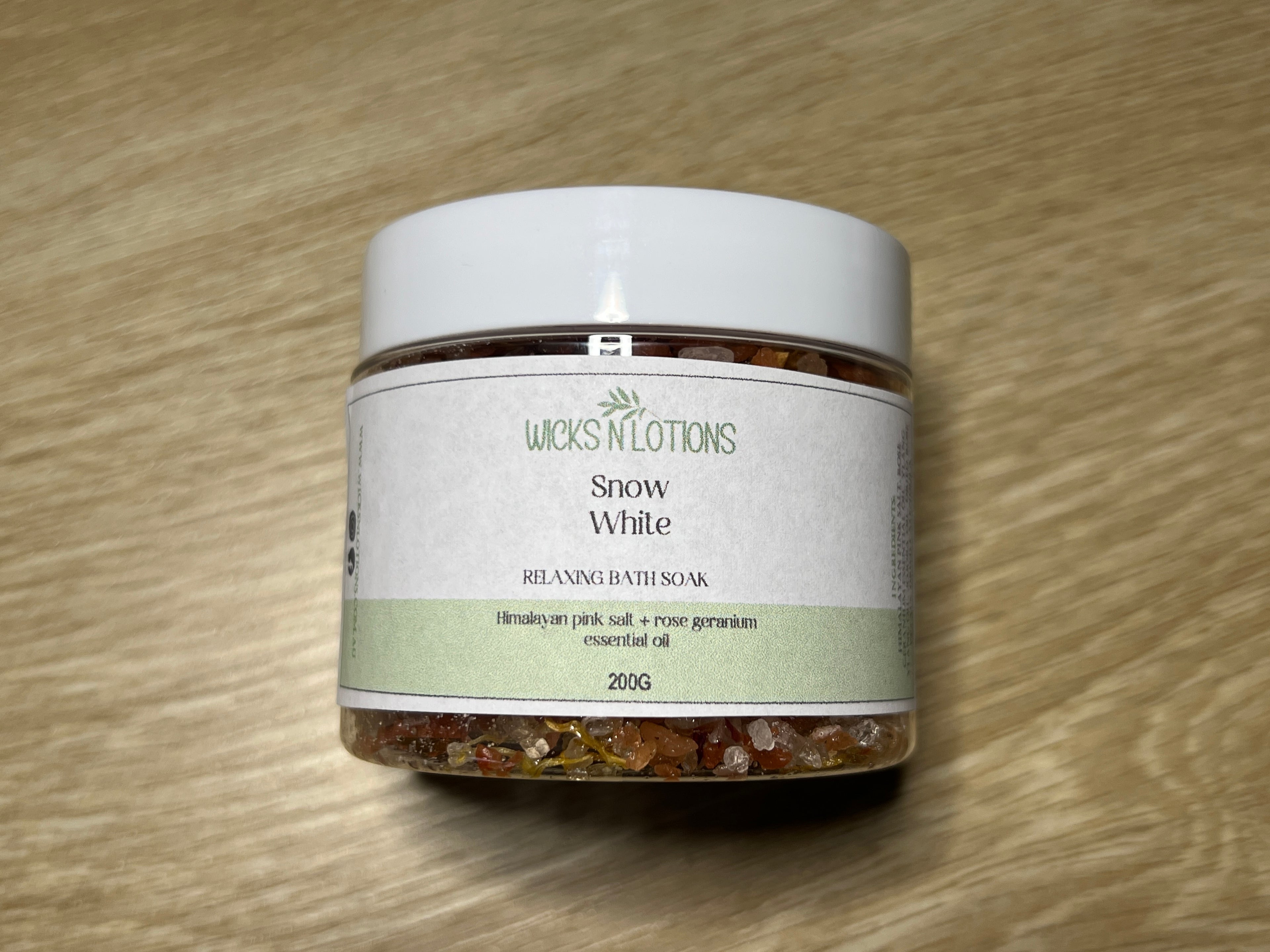 Snow White Relaxing Bath Salts